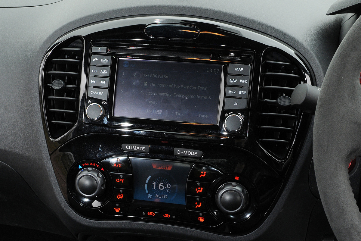 Nissan Juke Nismo centre console