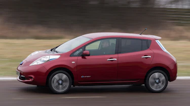 Nissan Leaf panning