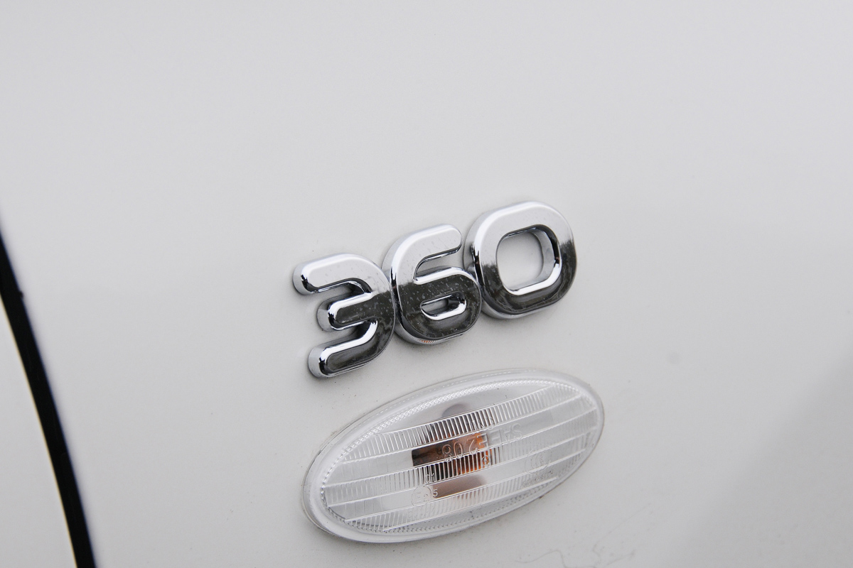 Nissan Qashqai badge