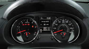 Nissan Qashqai dials