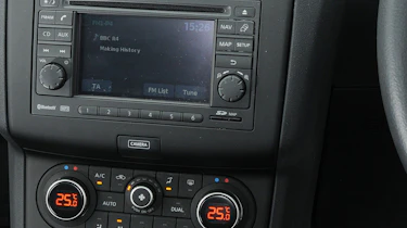 Nissan Qashqai centre console