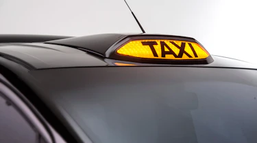 Nissan electric taxi 2015 light
