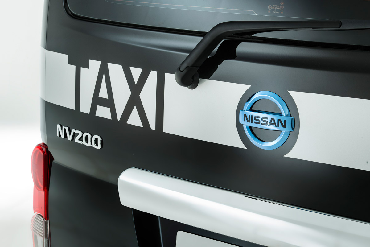 Nissan electric taxi 2015 rear