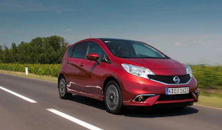 Nissan Note 1.2 DIG-S front action