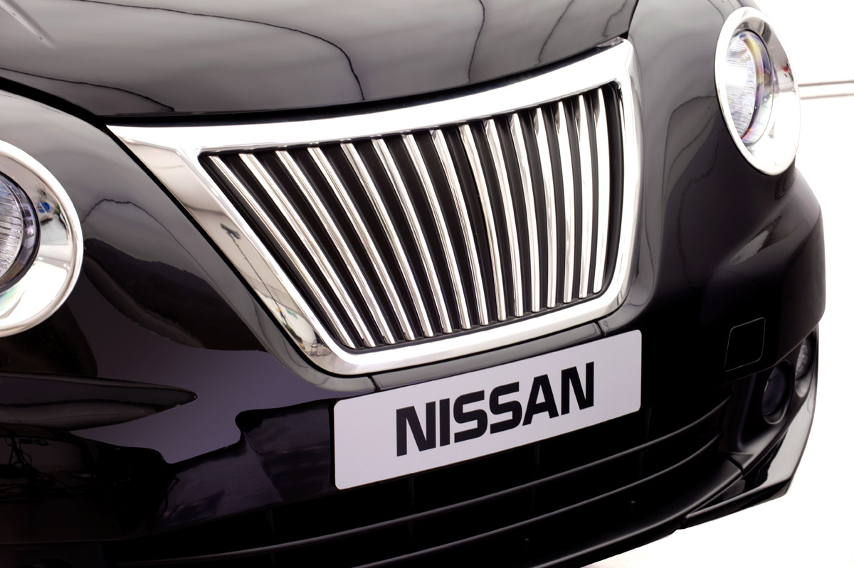Nissan NV200 Taxi front