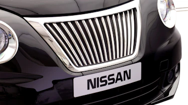 Nissan NV200 Taxi front