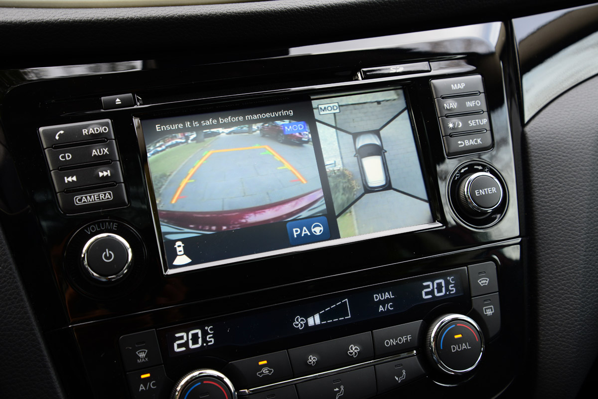 Nissan Qashqai Tekna 2014 camera