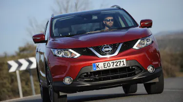 Nissan Qashqai Tekna 2014 front action