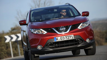 Nissan Qashqai Tekna 2014 front action