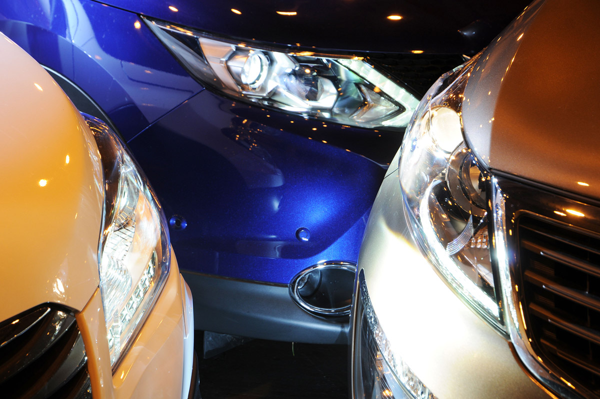 Nissan Qashqai vs Suzuki SX4 S-Cross vs Kia Sportage lights