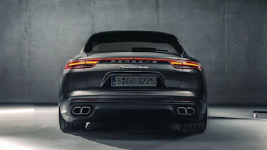 Porsche Panamera Sport Turismo front