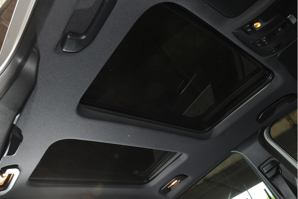 Mercedes B Class panoramic roof