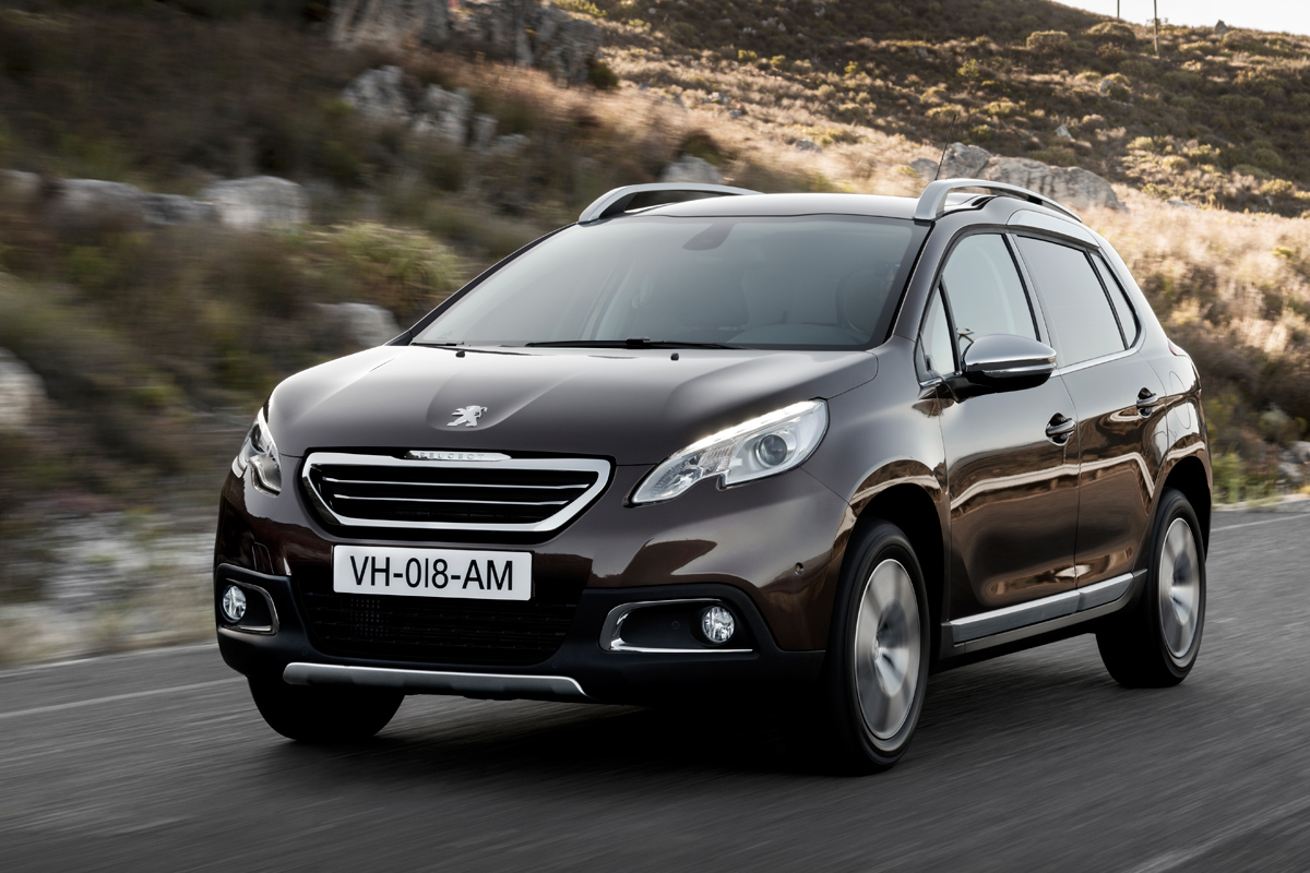 Peugeot 2008 1.6 VTi front tracking