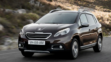Peugeot 2008 1.6 VTi front tracking