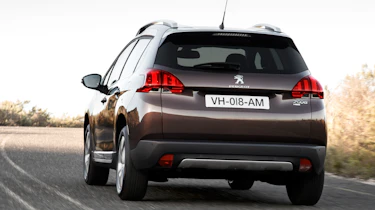 Peugeot 2008 1.6 VTi rear cornering