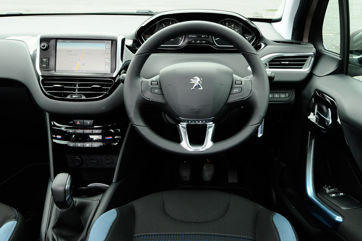 Peugeot 208 dash