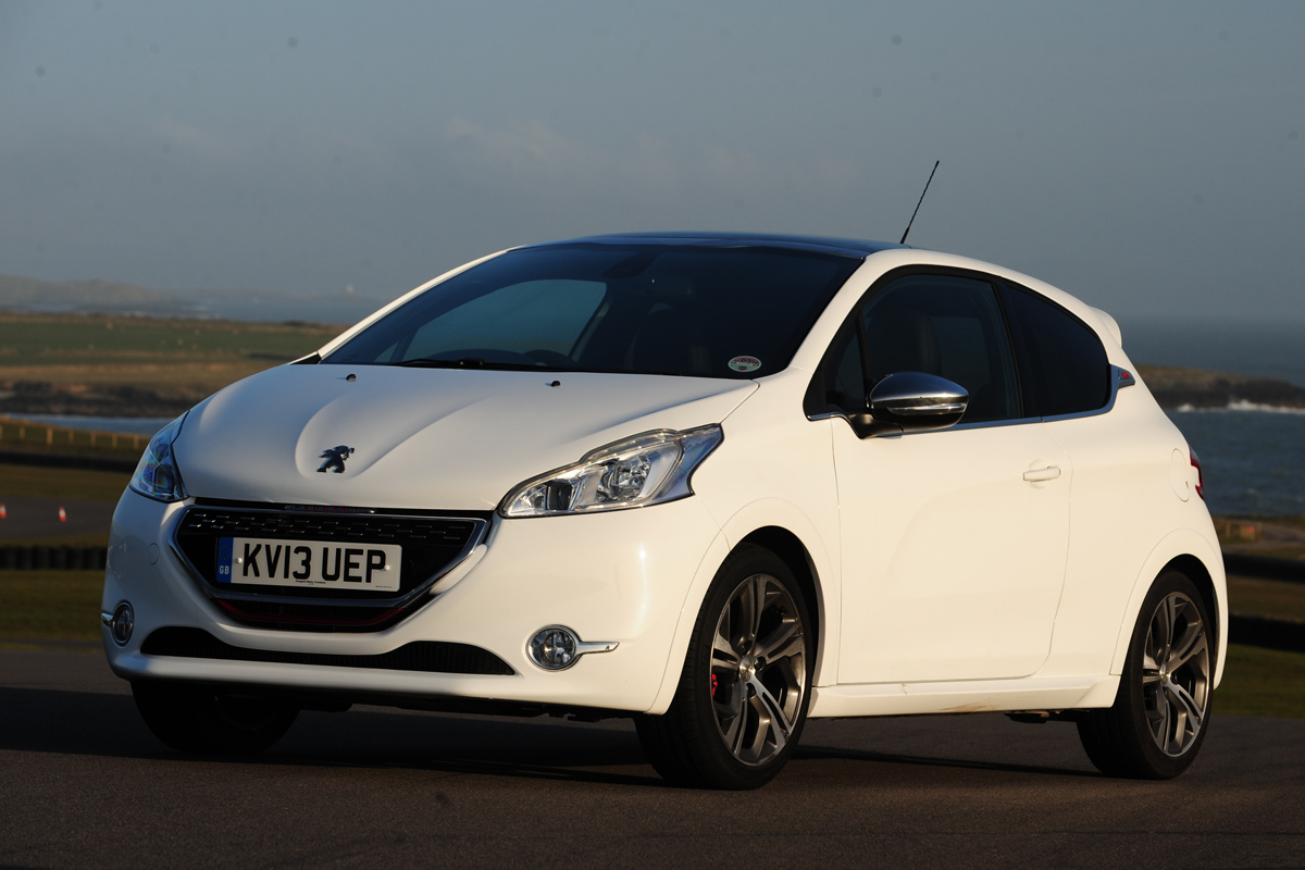 Peugeot 208 GTi front static