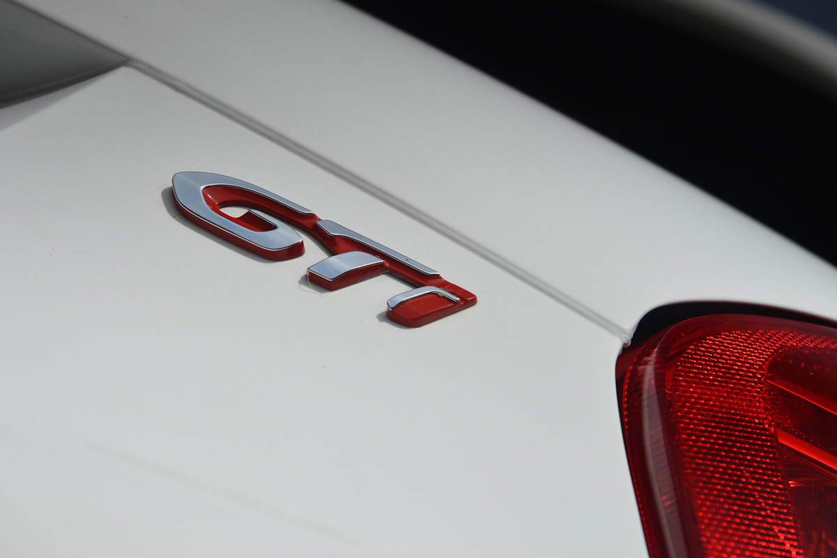 Peugeot 208 GTi badge