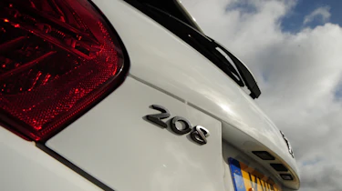 Peugeot 208 GTi badge