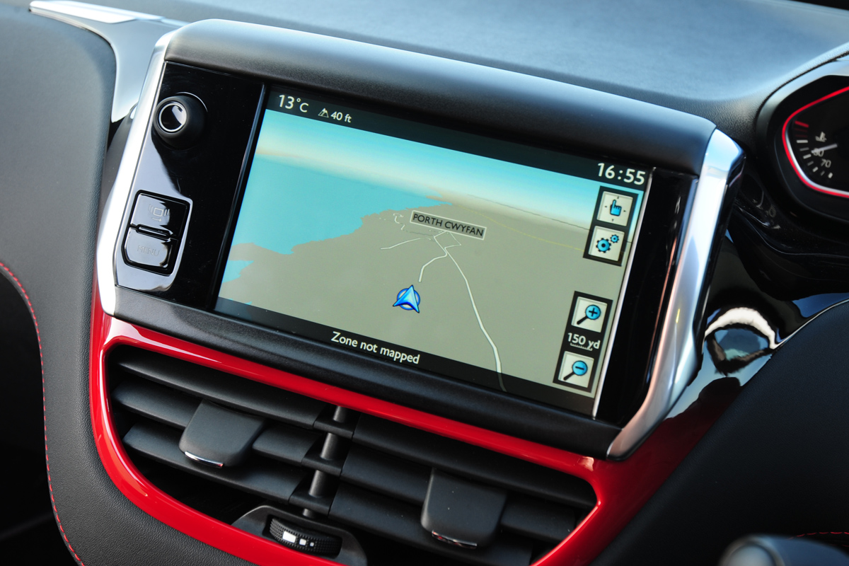 Peugeot 208 GTi sat-nav