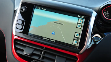 Peugeot 208 GTi sat-nav
