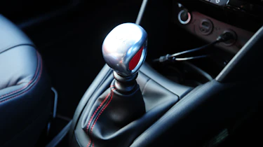 Peugeot 208 GTi gearlever