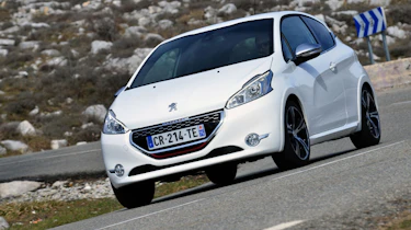 Peugeot 208 GTi front corner