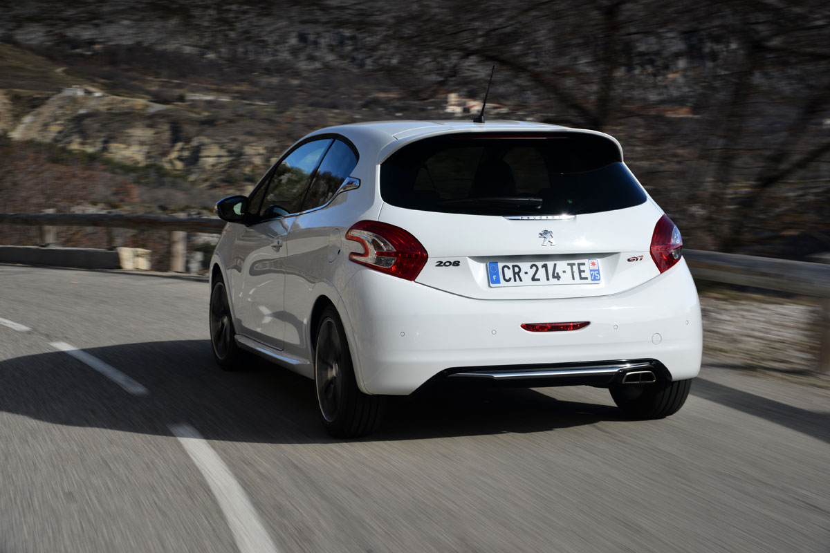 Peugeot 208 GTi rear corner