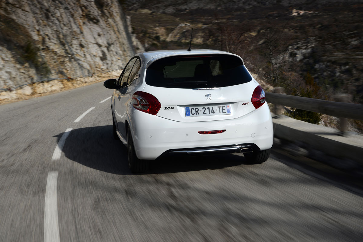 Peugeot 208 GTi rear corner