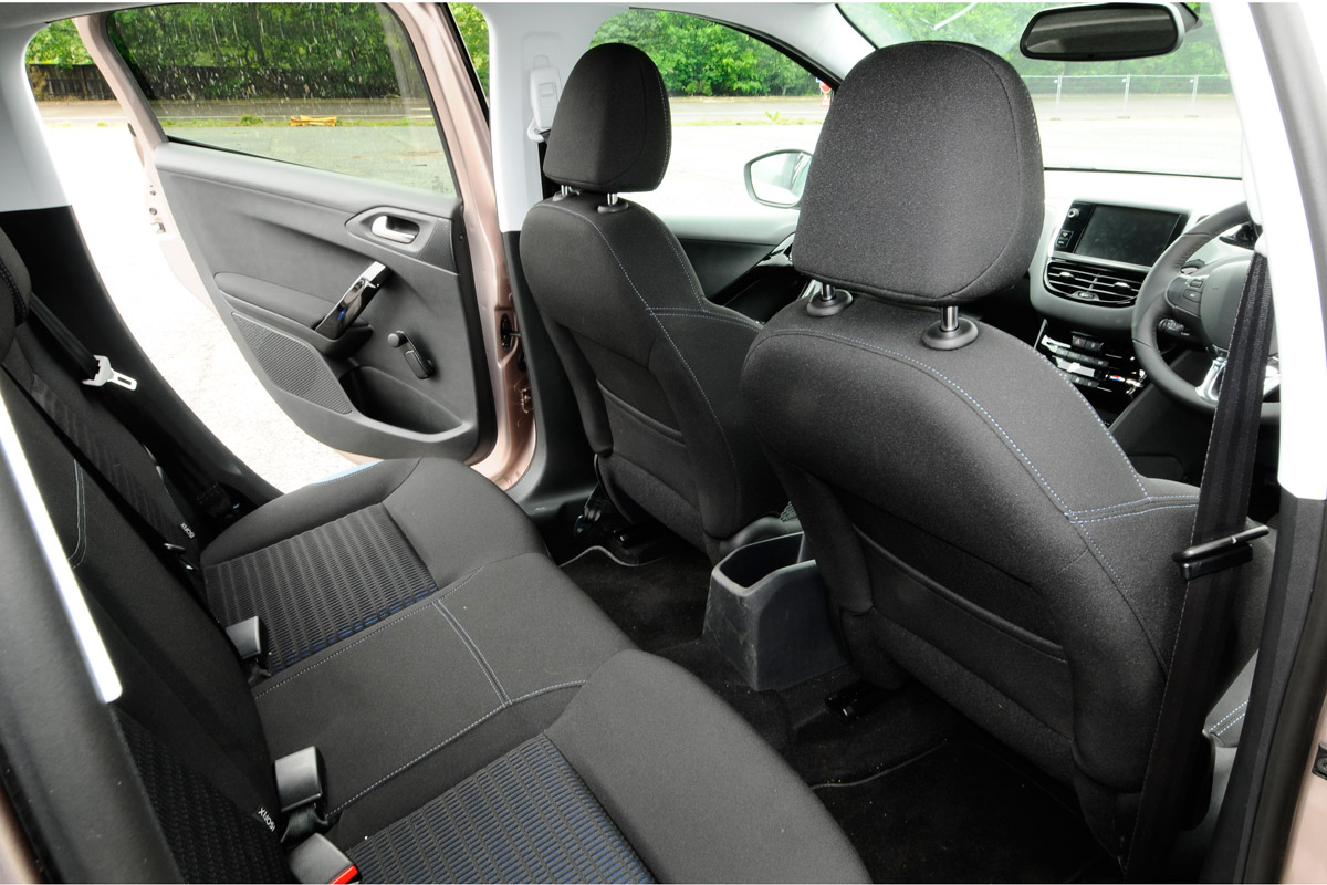 Peugeot 208 rear seats