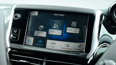 Peugeot 208 sat-nav detail