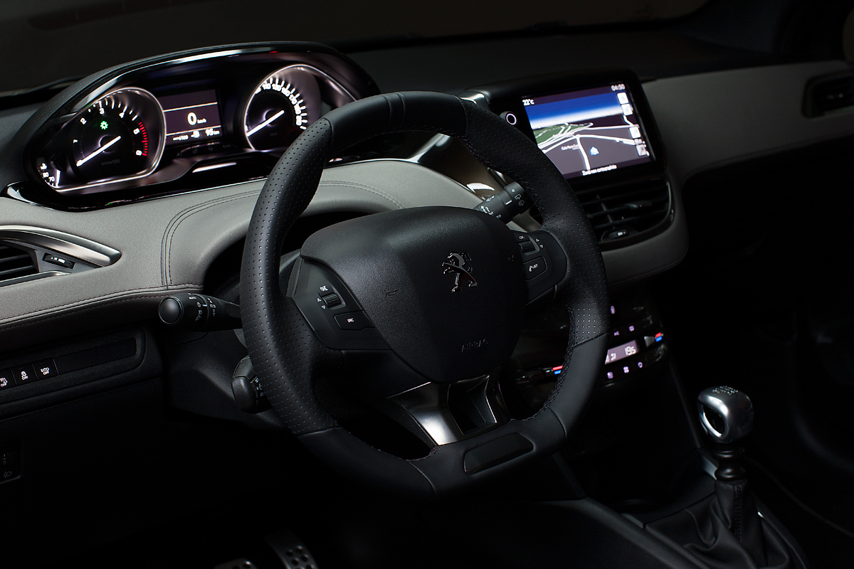 Peugeot 208 XY dash