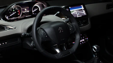 Peugeot 208 XY dash