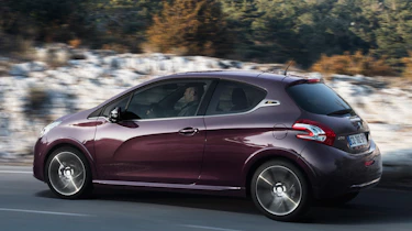 Peugeot 208 XY panning