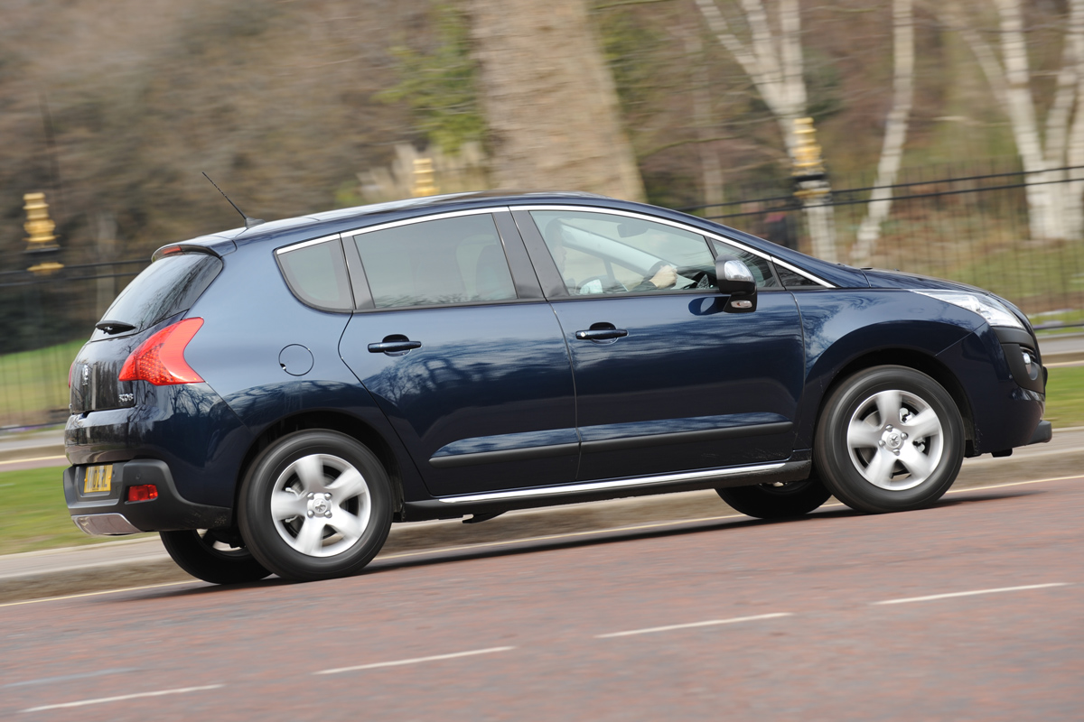 Peugeot 3008 rear tracking