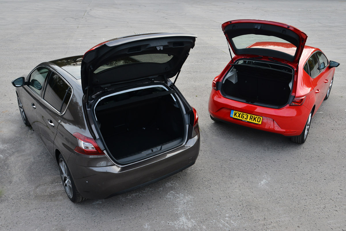 Peugeot 308 vs SEAT Leon boots