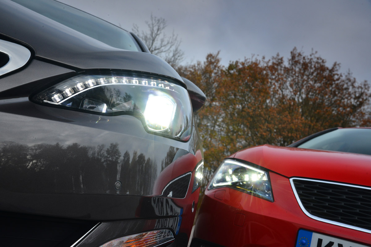 Peugeot 308 vs SEAT Leon lights