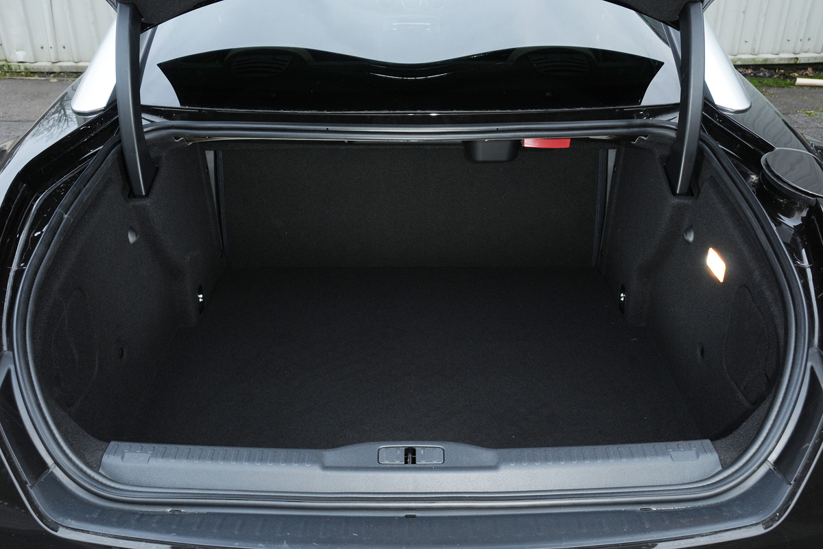 Peugeot RCZ GT boot