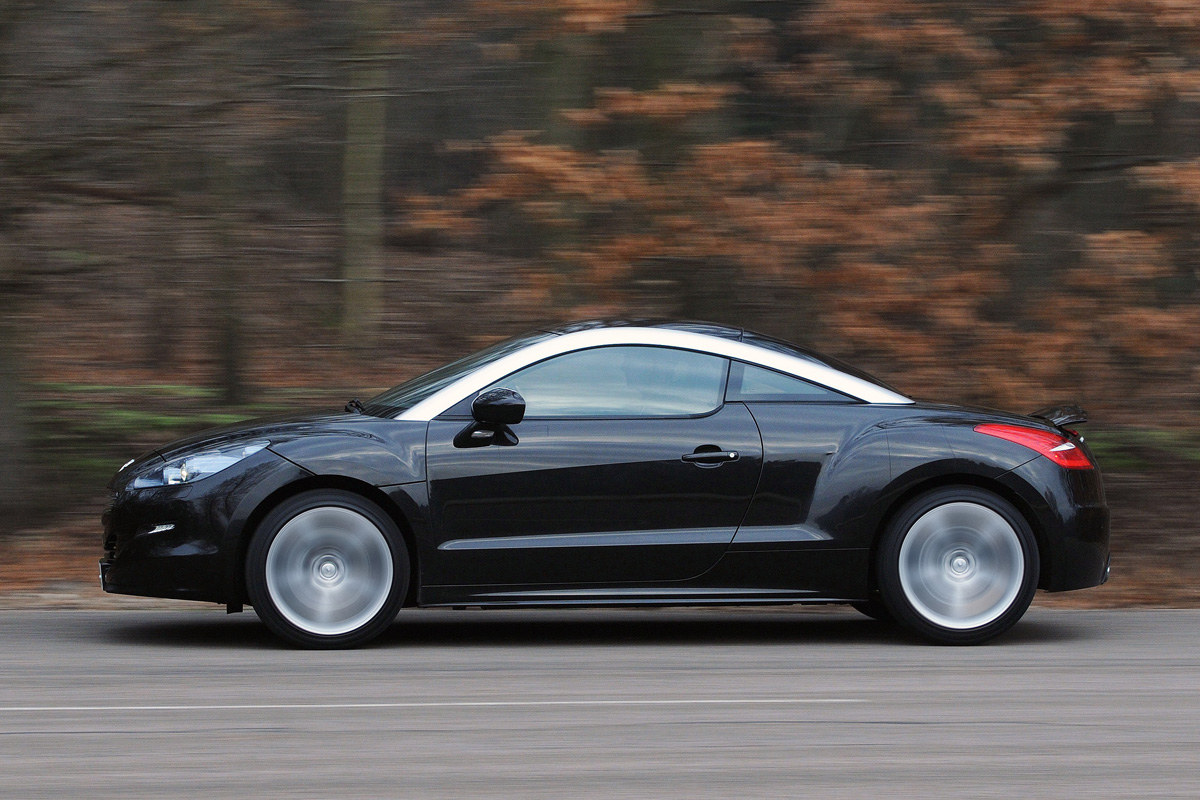 Peugeot RCZ GT sat-nav