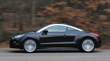 Peugeot RCZ GT sat-nav