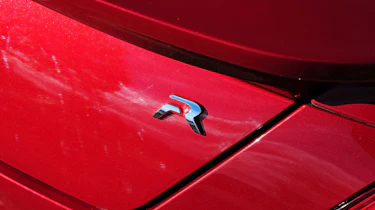 Peugeot RCZ R badge