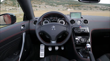 Peugeot RCZ R interior