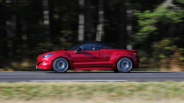 Peugeot RCZ R profile