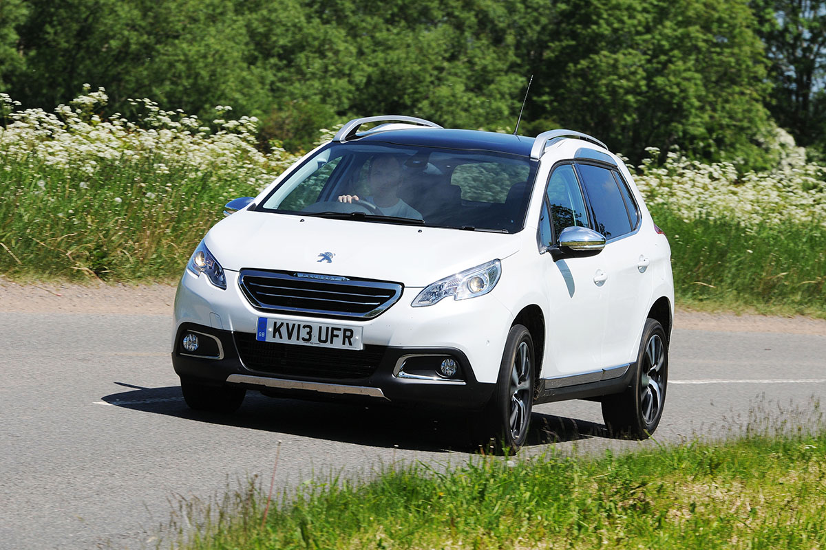Peugeot 2008 1.6 e-HDi front action