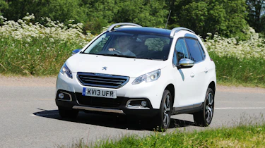 Peugeot 2008 1.6 e-HDi front action