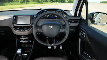 Peugeot 2008 1.6 e-HDi interior