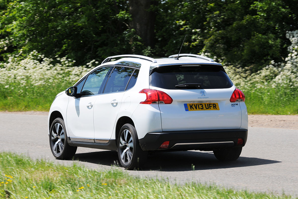 Peugeot 2008 1.6 e-HDi rear action