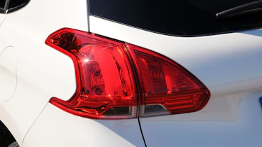 Peugeot 2008 1.6 e-HDi rear light