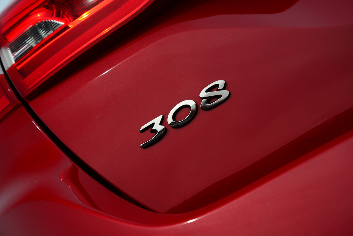 Peugeot 308 SW estate badge
