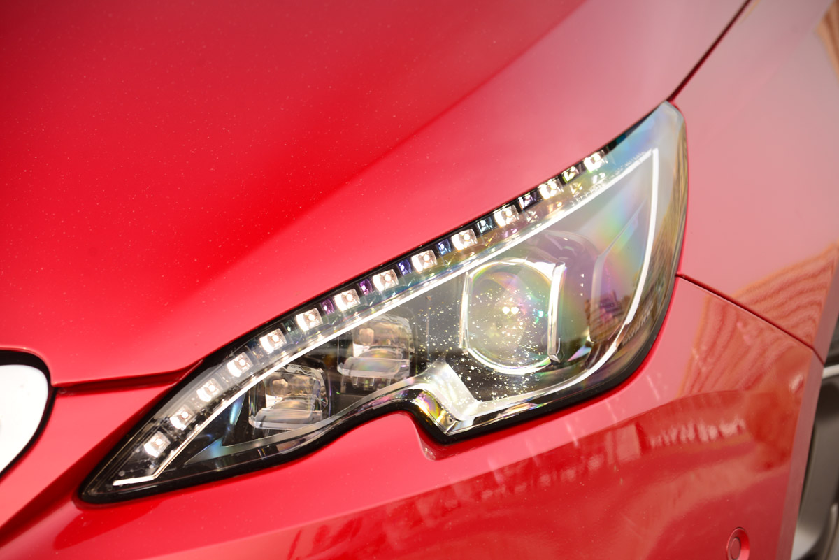 Peugeot 308 SW estate light